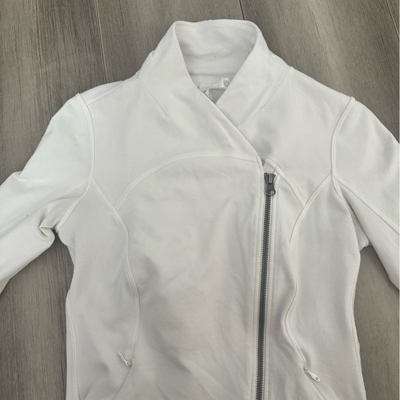 Lulu Precision Jacket in White - Picture 10 of 16